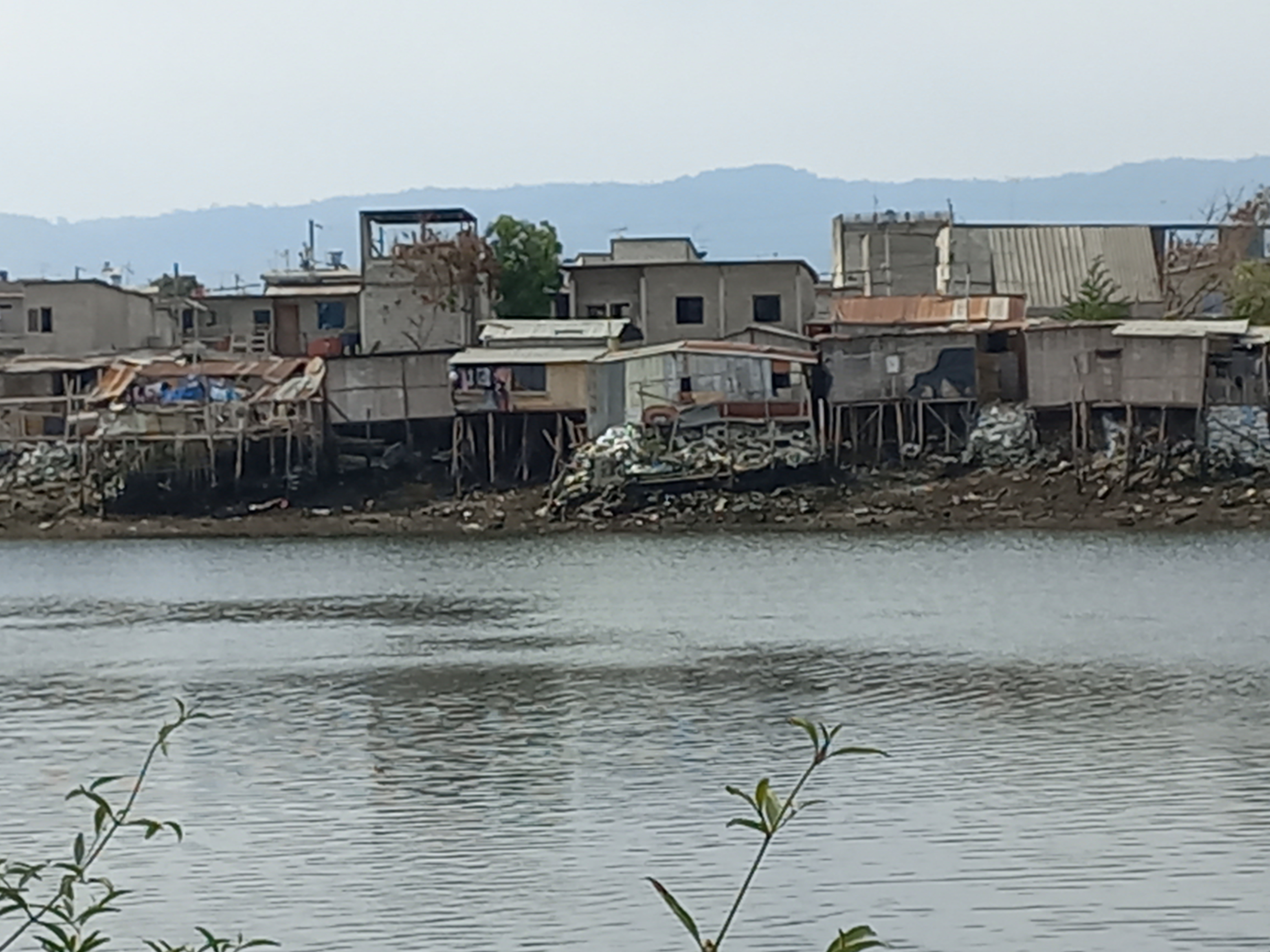 Slum-Bebauung am Guayas